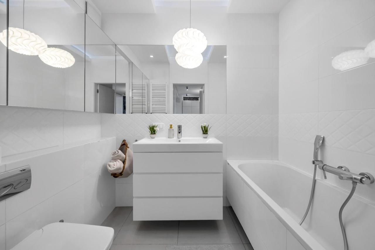 Spacious 2 Bedroom Ac Dalanowska 46 Varşova Dış mekan fotoğraf